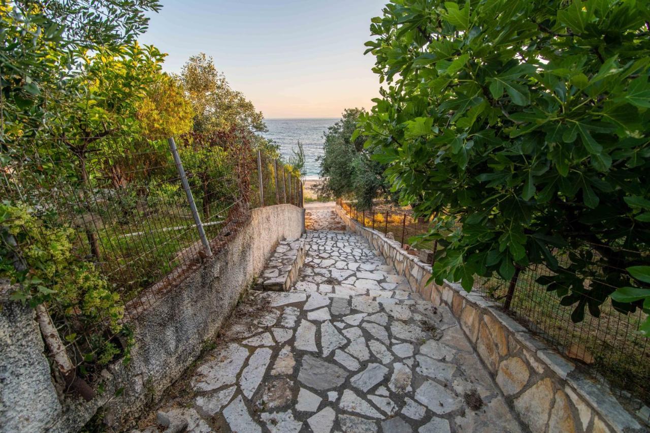 The Happiness Of Vangelis Paralia Vrachou Exterior foto